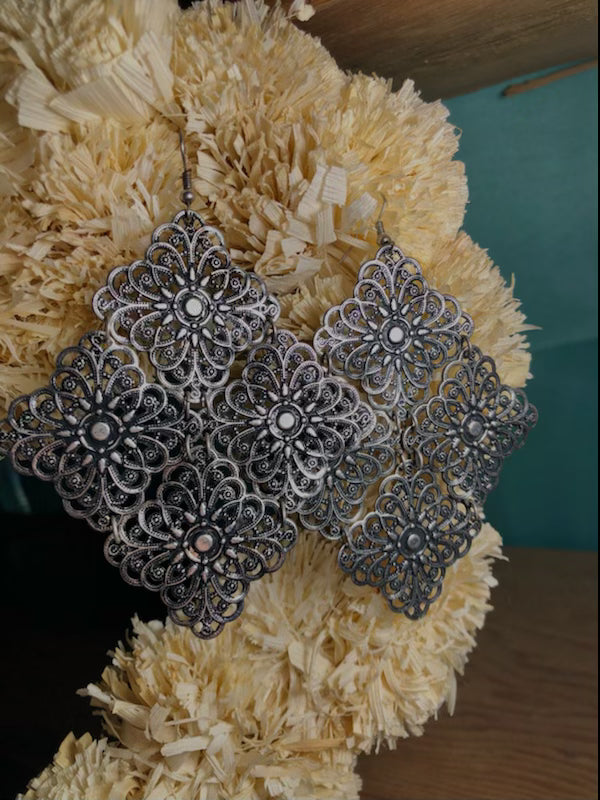 Light Weight Filigree Earring